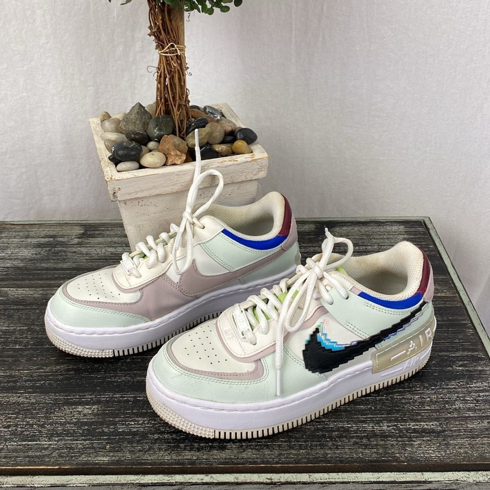 Nike Holographic White Style CV8480-300 Athletic Sport Sneakers Shoes 7